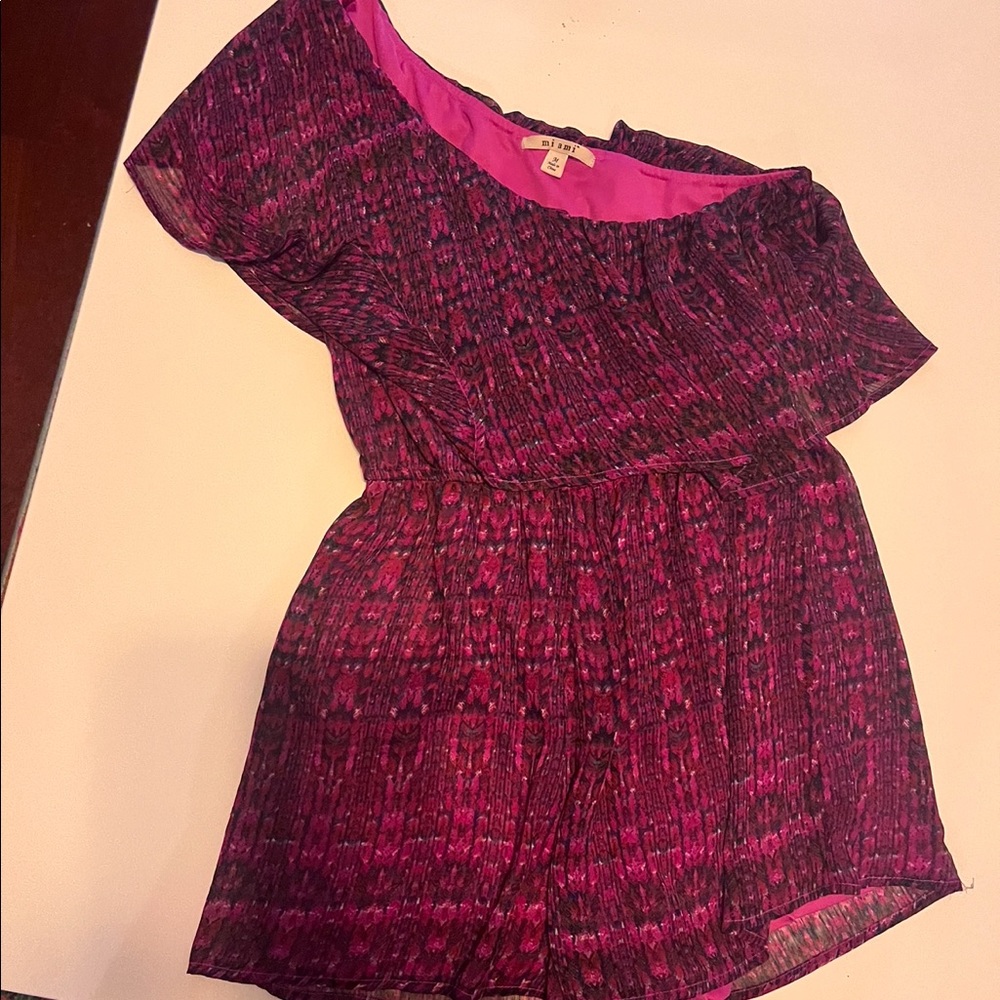 One shoulder romper